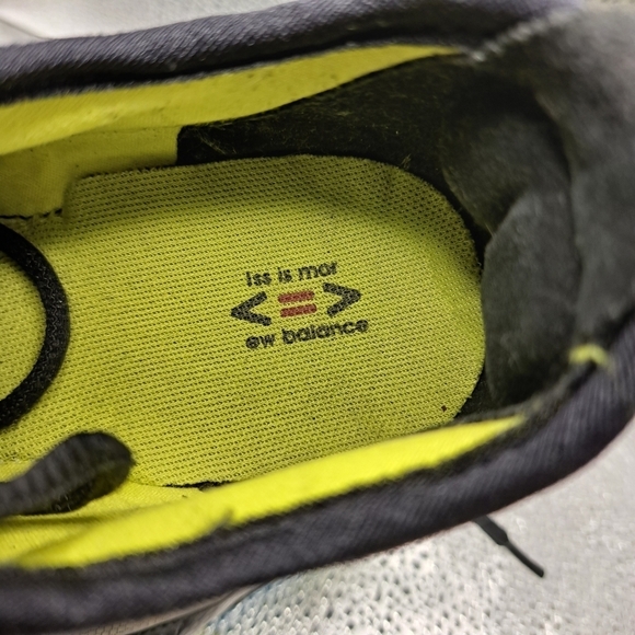 New Balance Black, Yellow and Blue Mininus Trail Sneakers Women's Size 7.5 - Picture 8 of 9